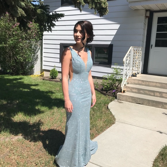 Grad dress - Picture 2 of 3